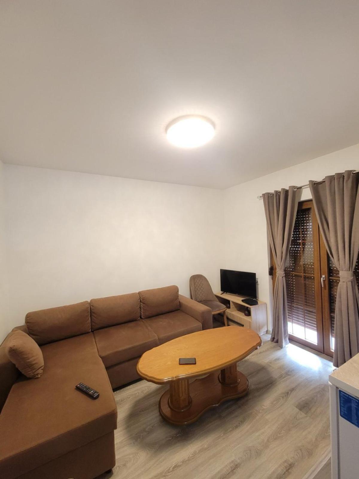 Eleon Motel Brezovice Extérieur photo
