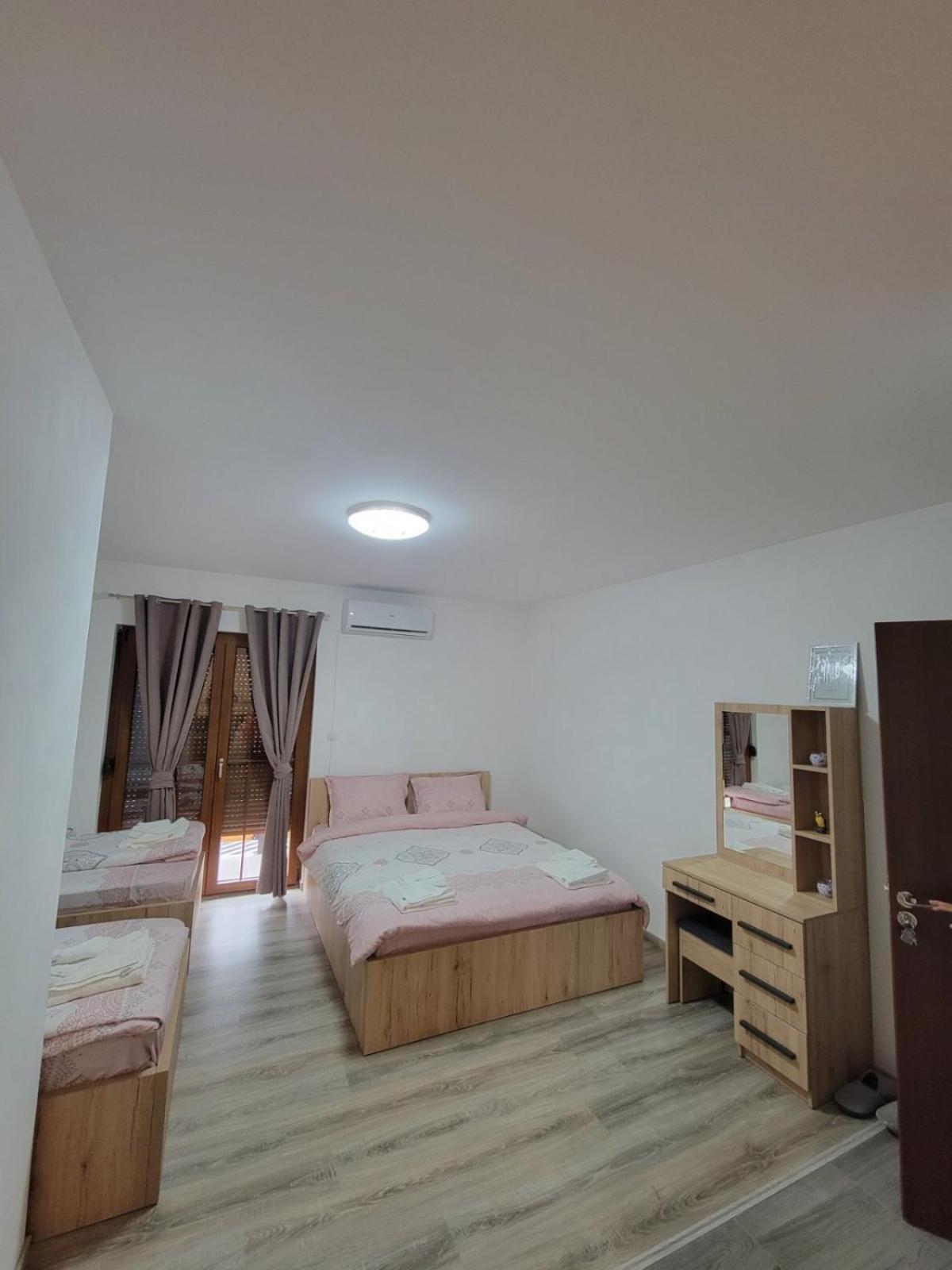 Eleon Motel Brezovice Extérieur photo