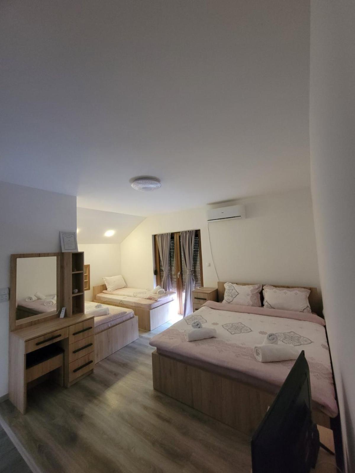 Eleon Motel Brezovice Extérieur photo