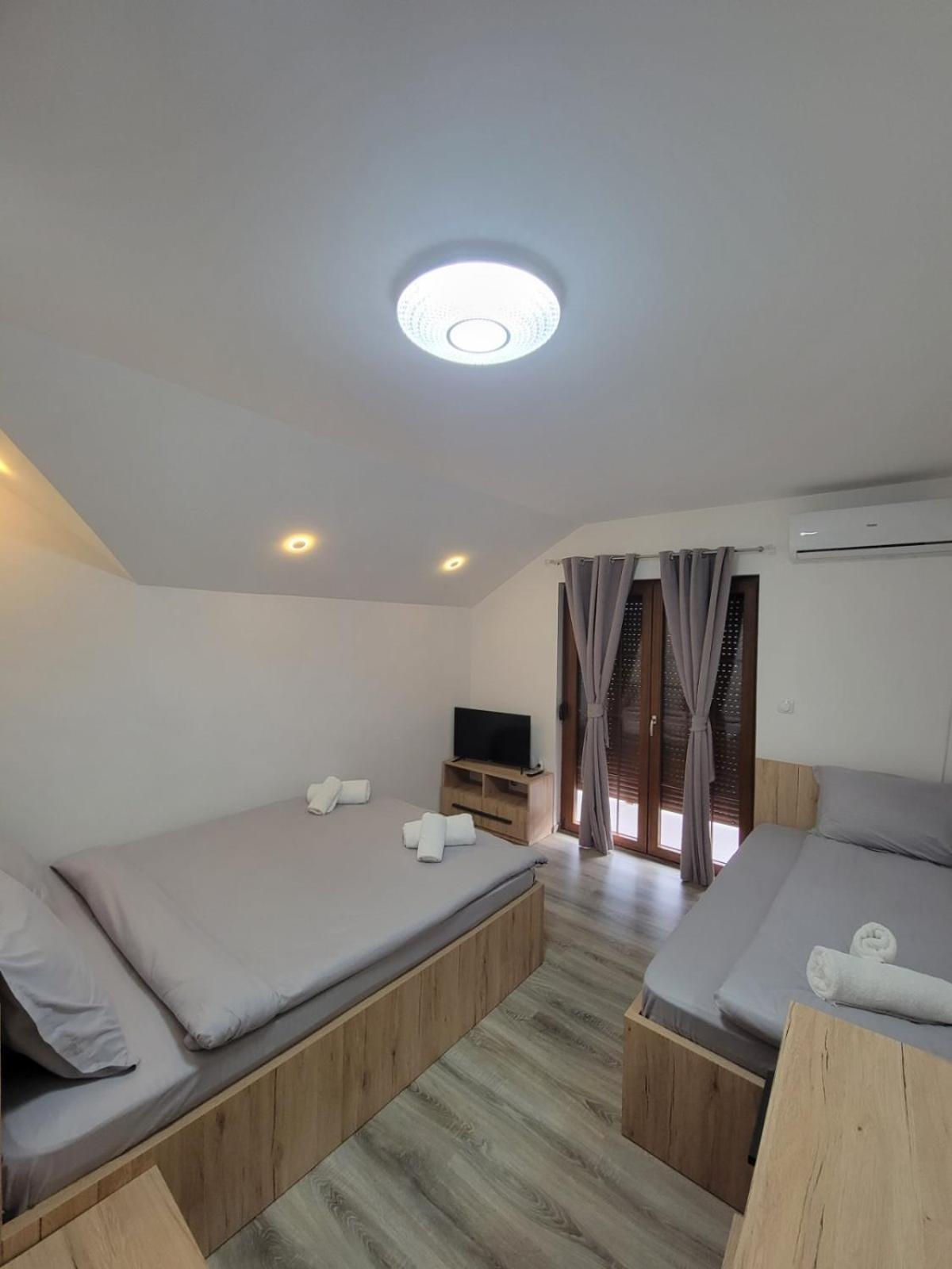 Eleon Motel Brezovice Extérieur photo