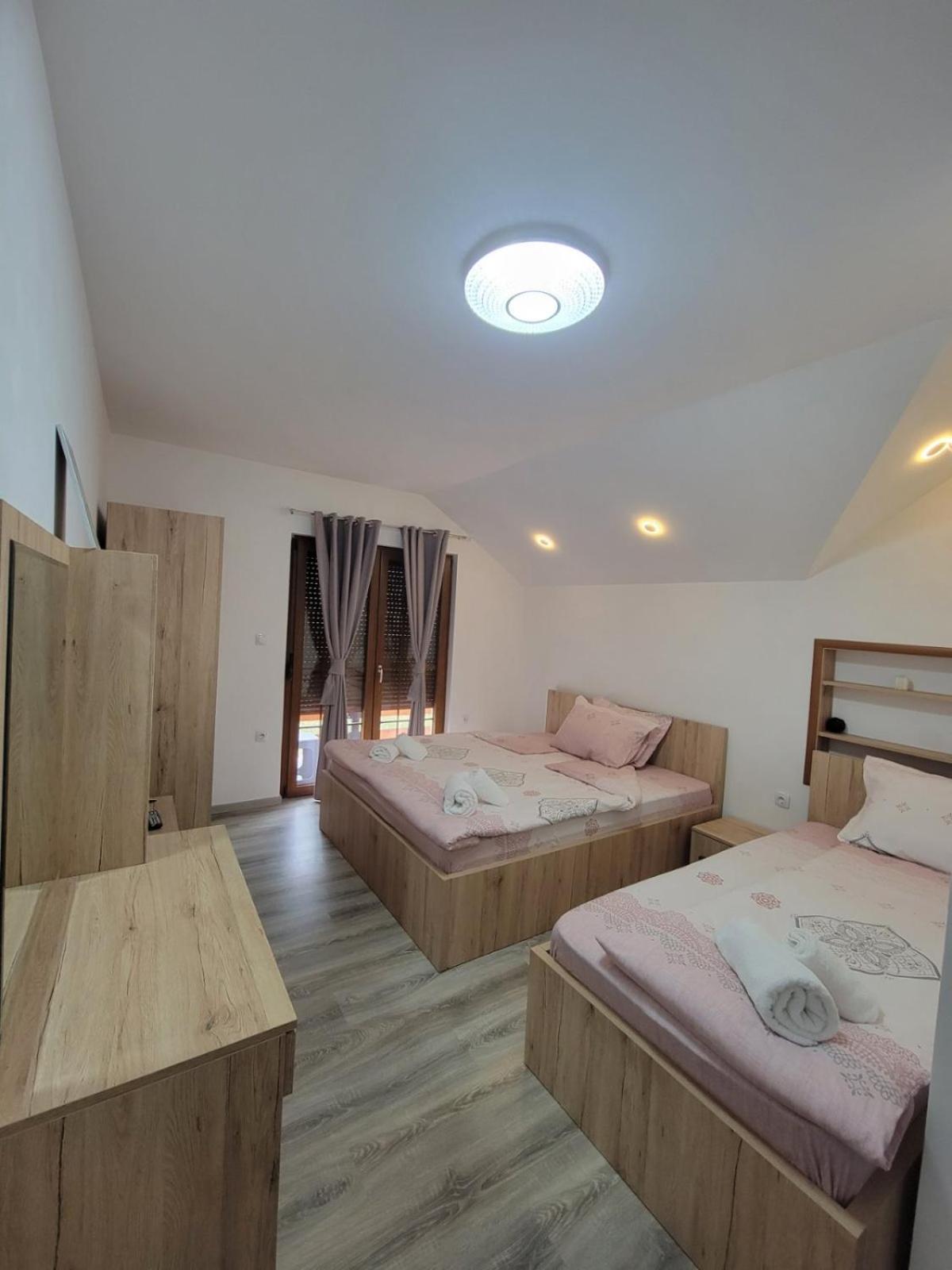 Eleon Motel Brezovice Extérieur photo